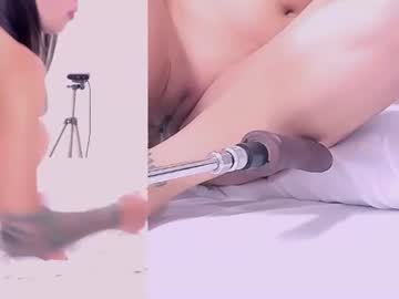 kinky__cassie