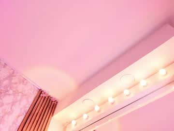 mia_233_