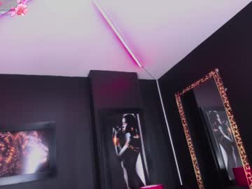 nyxx_moon