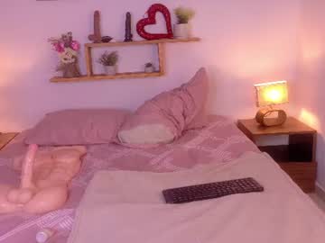 sophia_brunette_