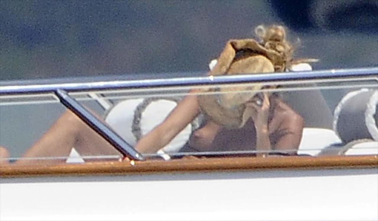 Hot Australian Actress Elle Macpherson Nude Photos — 12